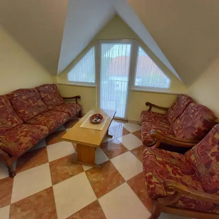Apartment In Borgata - Nordtransdanubien 45815 Mesteri